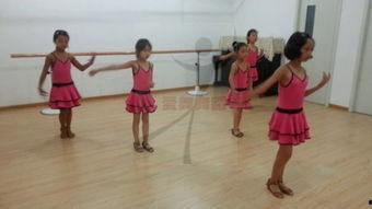 成人舞蹈视频16步舞,成人舞蹈视频中的优雅与激情