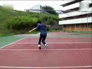 成人轮滑倒滑刹车视频,视频教学带你轻松掌握